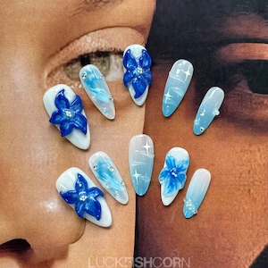 3D Flower Press on nails short almond nails/3D Floral nails/Blue smudge nails/Handpainted nails/Summer nails/Holiday nails/Fairy nails