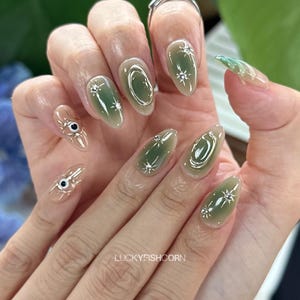 Dark Green Press on nails short almond nails/3D Chrome nails/Sun star nails/Fall nails/Birthday Nails/Dark Green nails/Devil&#39;s Eye Nails
