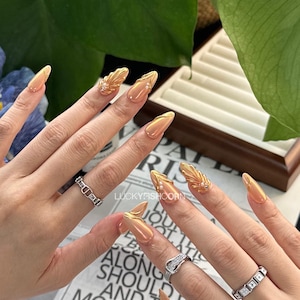 Gold 3D Chrome nails/Gold Press On Nails short Almond Nails/Gold Nails/Birthday Nails/Party Nails/Metallic gold nail/Shell Nails