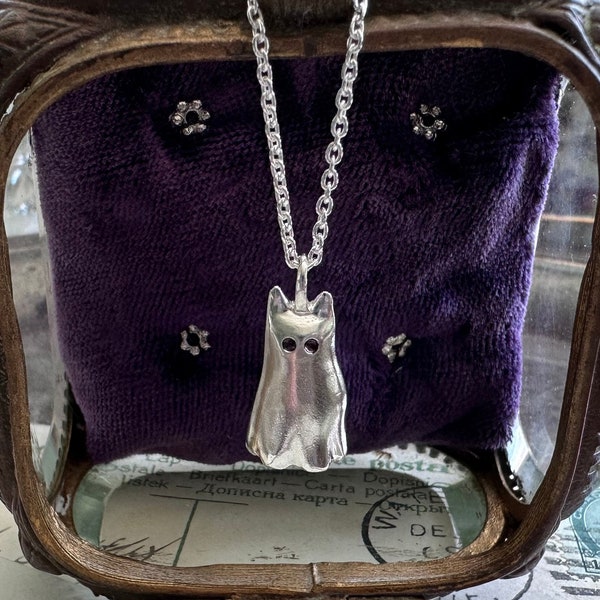 Clara the cat ghost necklace pendant - spooky Halloween jewelry - boomeow
