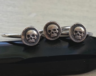 skull ring - tiny skull wax seal ring in sterling silver - memento mori wax seal jewelry