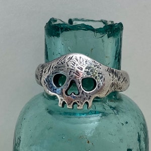 skull ring - memento mori jewelry - whimsigoth jewelry