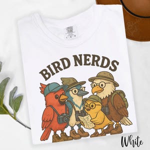 Camiseta unisex con estampado &quot;Bird Nerds&quot; de Comfort Colors, ideal para observadores de aves. Camiseta para amantes de las aves, entusiastas de la naturaleza, fauna silvestre y ornitología.