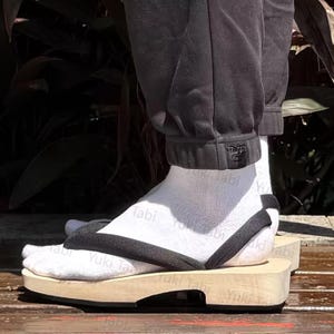 Men&#39;s Japanese Geta Sandals – Anti-Slip Traditional Wooden Flip Flops | Handmade Tabi Shoes Tabi Socks