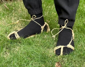Sandalias ninja japonesas hechas a mano de cáñamo y hierba acuática.