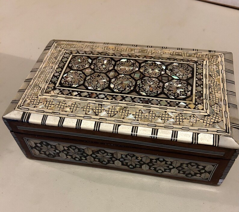 egyptian-jewelry-box-inlaid-mother-of-pearl-in-birchwood-handmade