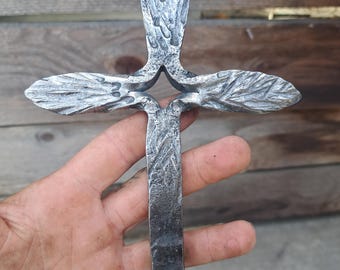 Croix fendue de forgeron forgée à la main