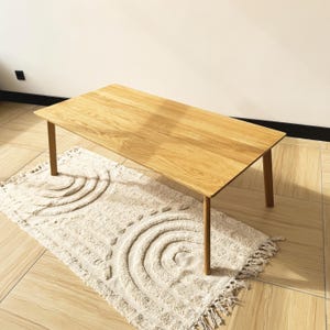Mesa de centro de madera de mediados de siglo, mesa de centro estrecha, madera maciza de roble, muebles escandinavos, sala de estar de mediados de siglo, decoración de madera