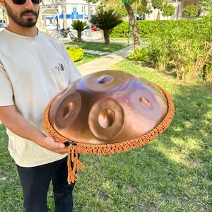 22-Inch 9-Note D Minor Titanium Handpan | Professional Hand-Made 432Hz Meditation Instrument | Copper Finish Sound Healing Drum with Bag