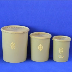 Vintage Tupperware Servalier Stacking Kitchen Canisters 811, 809 & 805 - Set of 3 - Avocado Green - 1970s Food Storage - Seal Tight
