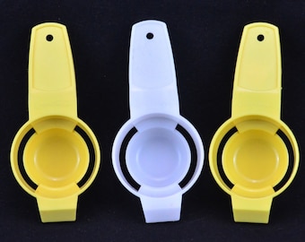 Vintage Tupperware Egg Yolk Separator –  #779 - Cooking Utensils or Gadgets - Retro Kitchen