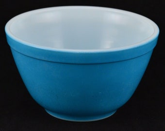 Vintage Pyrex Ovenware #401 Primary Blue Mixing Nesting Serving Bowl 1.5 Pint - Made In USA - Robin Egg Blue - Turquesa - Horizon Blue