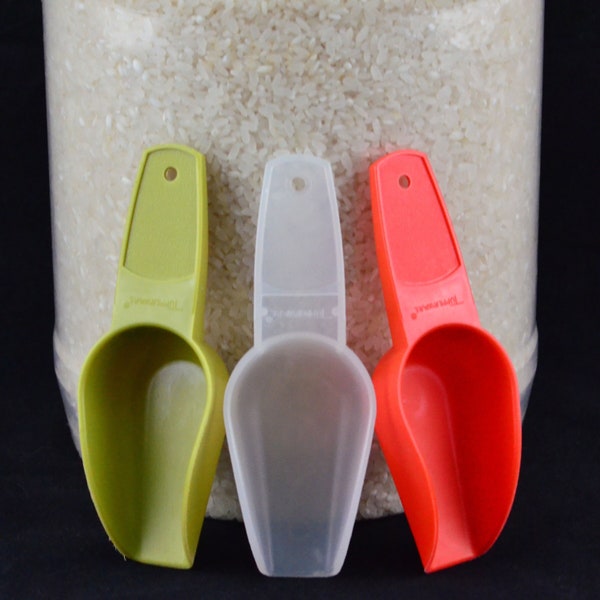 Vintage Tupperware Small Scoop #878 - Flour Sugar, Spices Scoop - Baking or Cooking Utensils or Gadgets - Retro Kitchen