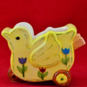 Vintage Yellow Chick Kruiwagen Cart Planter of Bowl met Tulpen - Knick Knack - Paasbeeldje - Kitsch - Grillige Succulent Planter