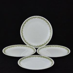 Corelle Spring Blossom Green 10 Inch Dinner Plates by Corning - Set of 4 - Stackable Pyrex Compatibles - Retro Kitchen - 1970s