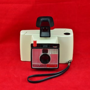 Polaroid Model 20 Swinger Land Camera - c 1960s - Vintage Camera - Photography - Photographer - Reto Camera