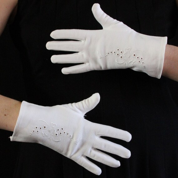 Vintage Wrist Length Evening Gloves in White - De… - image 5