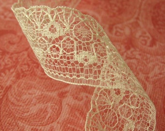1 Yard of Cream Vintage Geometric Patterned Lace 1 Inch Wide