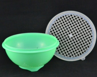 Vintage Tupperware Jadeite Green Colander 339 with Frosted Clear Lid 516 - Retro Kitchen - Plastic Colander or Strainer - Food Prep