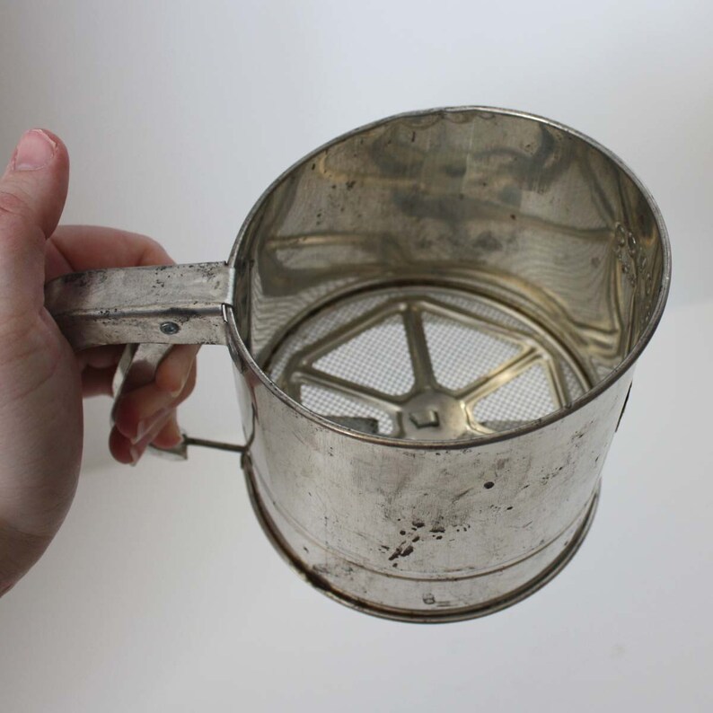 Bromco Flour Sifter 3cup Sifter Vintage Kitchen Utensil Etsy