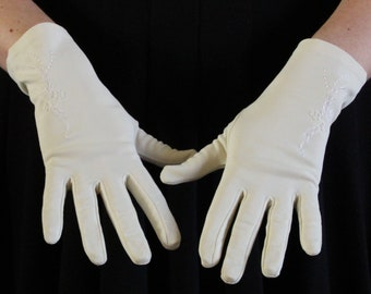 Vintage Wrist Length Evening Gloves in Cream - Decorative Floral Embroidery - Opera, Wedding, Bridal, Formal, Prom Gloves - Nylon
