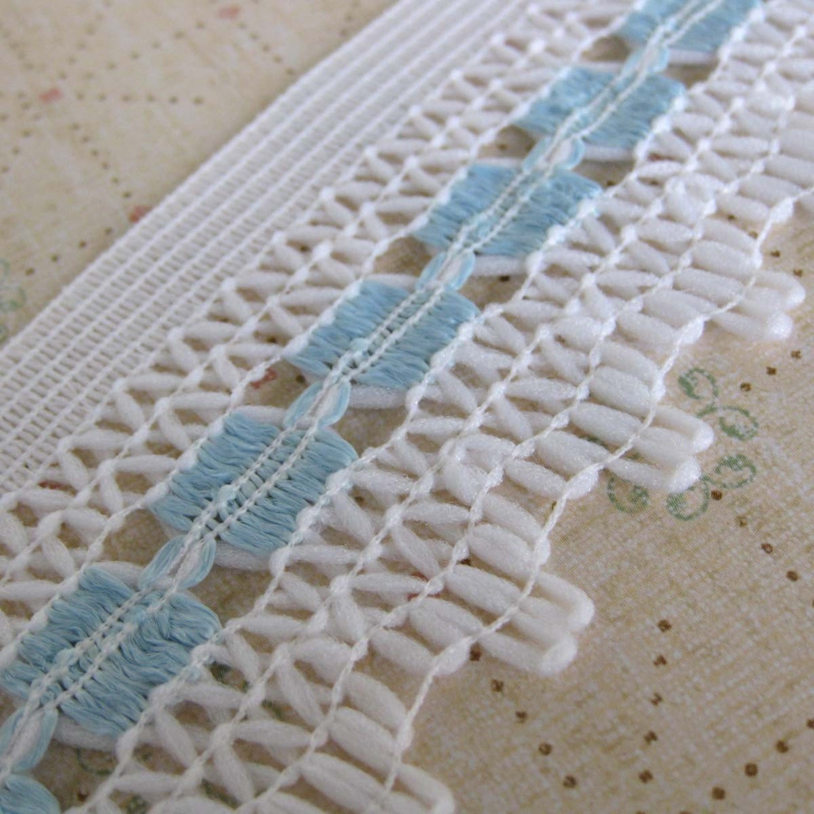 1 Yard of White and Blue Squares Geometric Lace With Scalloped Bottom ...