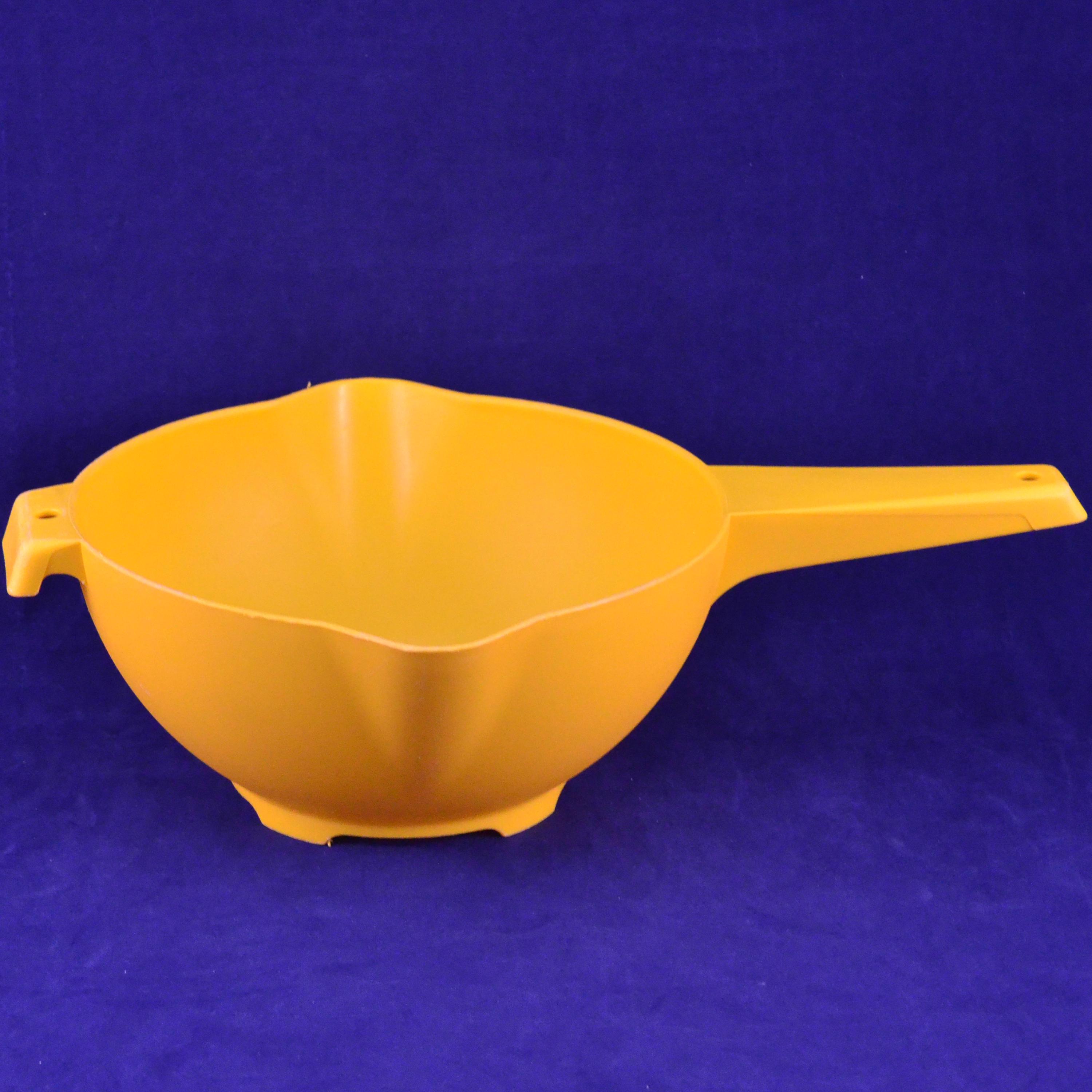 Tupperware Long Tupperware Two Quart Colander - Yellow - Tupperware 1523-3 - Long ...