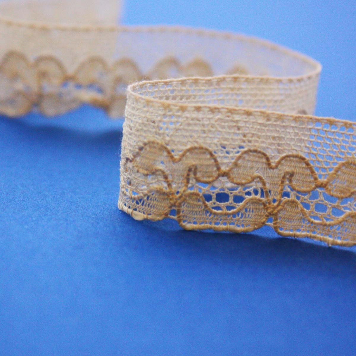 1 Yard of Beige Vintage Floral Lace 3/4 Inch Wide -scalloped Edge - Etsy