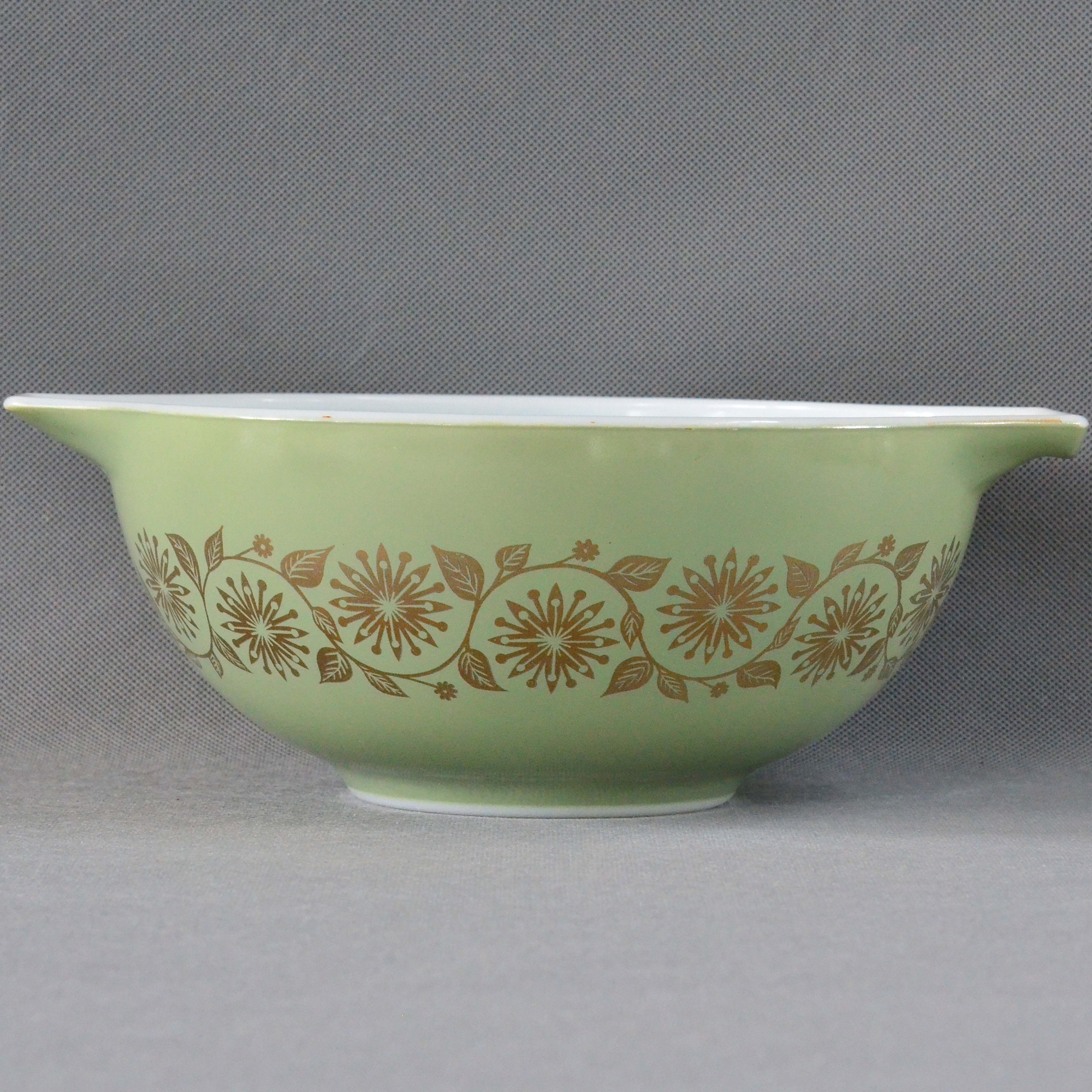 Vintage Pyrex Gold Medallion Sage Green Gold Leaf Vines 2.5 Quart Promotional Cinderella Bowl #443 Made In 1962-1963 Collectible Ovenware Vintage Pyrex Gold Medallion Sage Green Gold Leaf Vines 2.5 Quart Promotional Cinderella Bowl #443 Made In 1962-1963 Collectible Ovenware