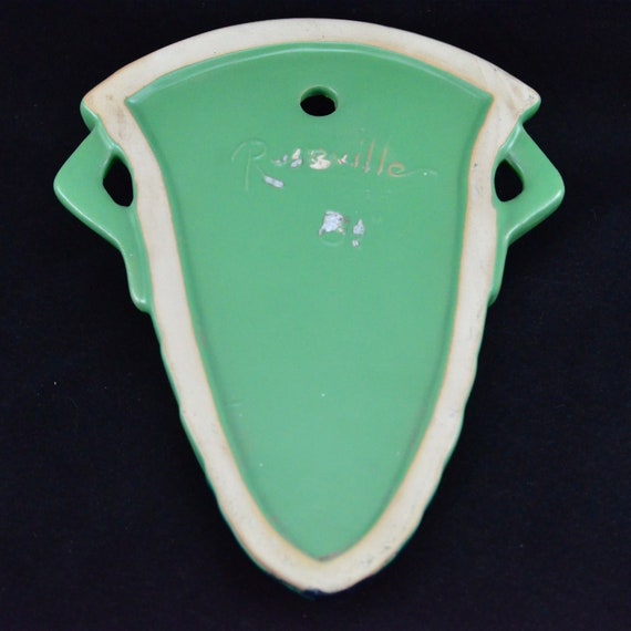 Reproduction Roseville Pottery Luffa Green Wall Pocket 1272-8