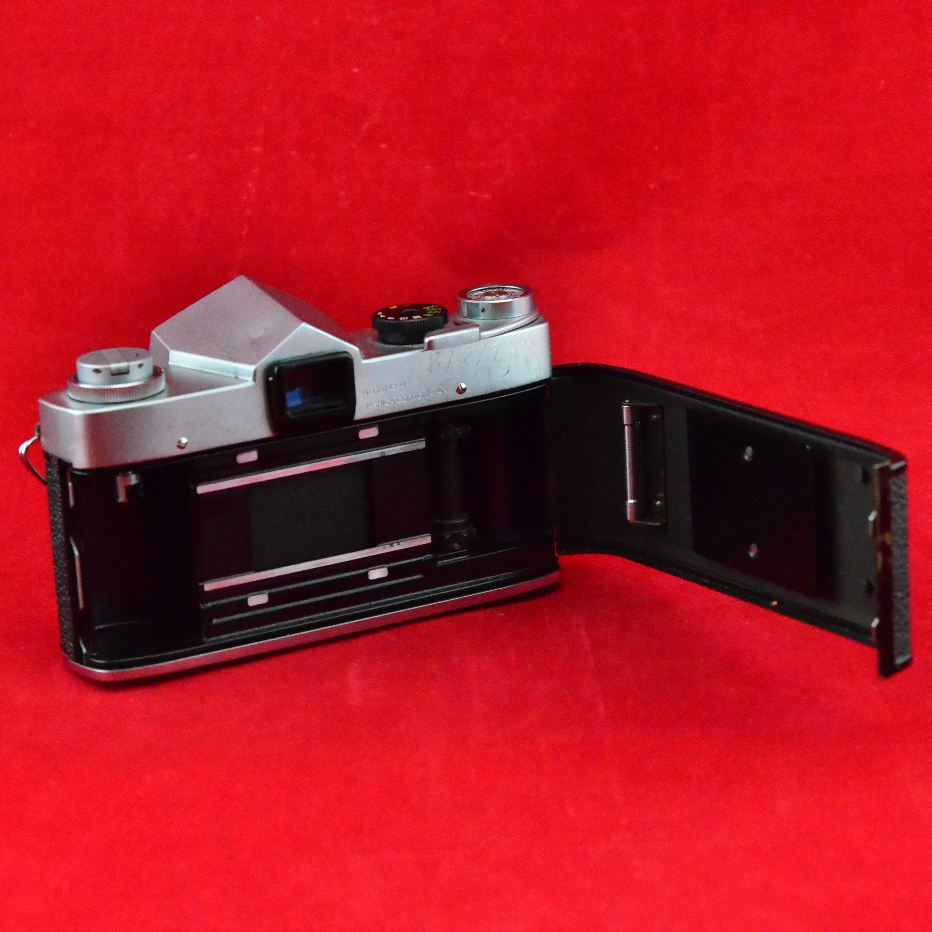 ヴィンテージ ヤシカ ペンタ J 35 mm フィルム SLR カメラ、オート