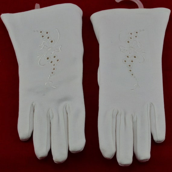 Vintage Wrist Length Evening Gloves in White - De… - image 10