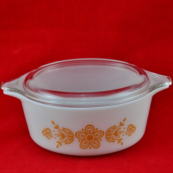Cocotte de l'amitié vintage en Pyrex, bol Cendrillon orange avec couvercle - France