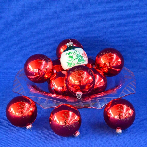 Vintage West Germany Red Christmas Tree Ornaments Set of 11 Red Plastic Globe or Ball in Holly Box Holiday Christmas Decorations Etsy Canada