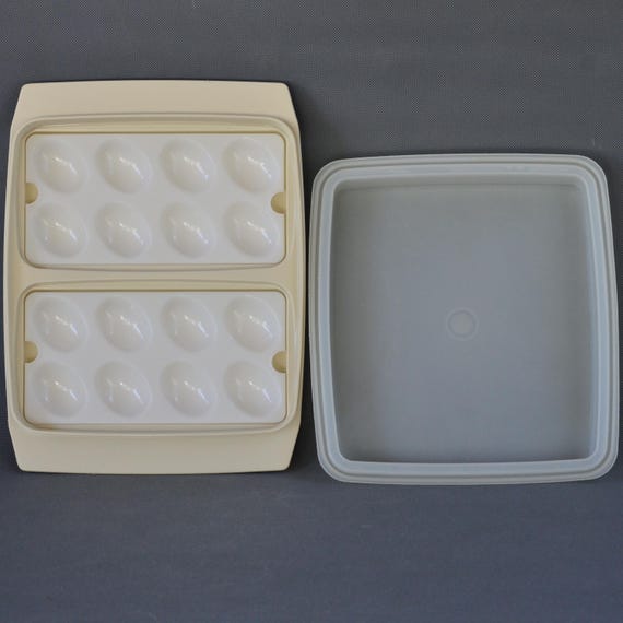 Vintage Tupperware Deviled Eierschale / Träger in Weiß mit undurchsichtigem Deckel und Griffen - 723 - 4-teiliger -Serve-Store-Container - Made in den USA