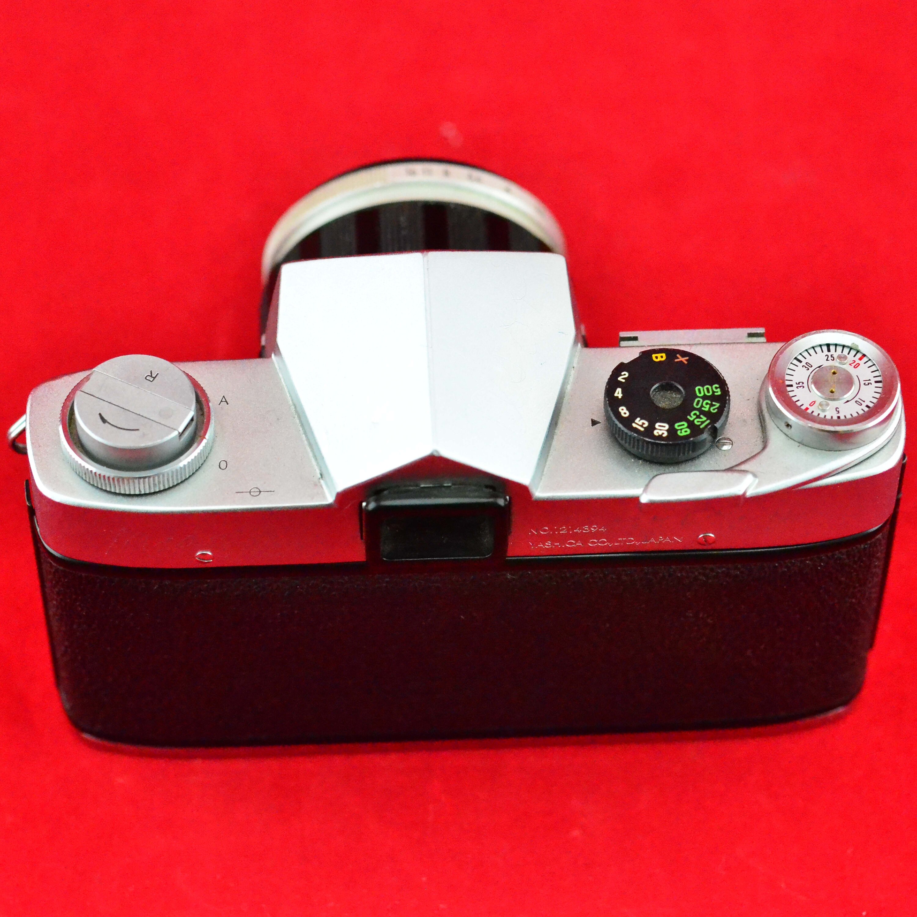 ヴィンテージ ヤシカ ペンタ J 35 mm フィルム SLR カメラ、オート