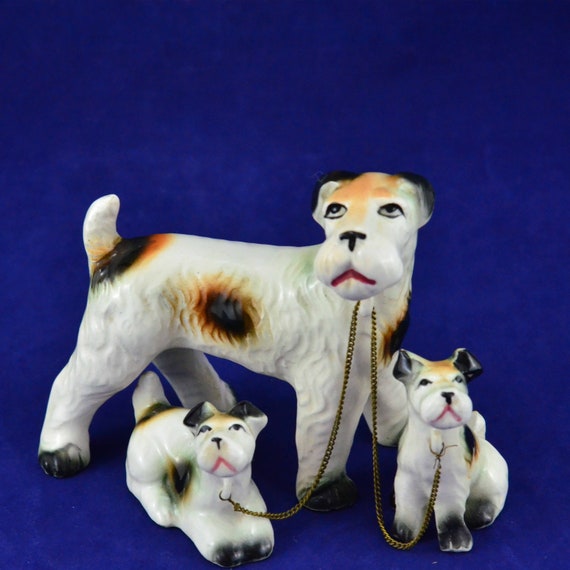 廃盤　新品タグ付き　 Medium Skiffles Dog Vintage Porcelain Schnauzer or Fox Terrier Mother Dog Figurine