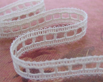 Cream Geometric Lace Trim 1/2 Inch Wide - Scrapbooking - Sewing Supplies