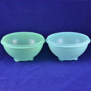 Choice of Vintage Tupperware Jadeite Green or Blue Colander #339 - Retro Kitchen - Plastic Colander or Strainer - Food Prep - Kitchen Gadget