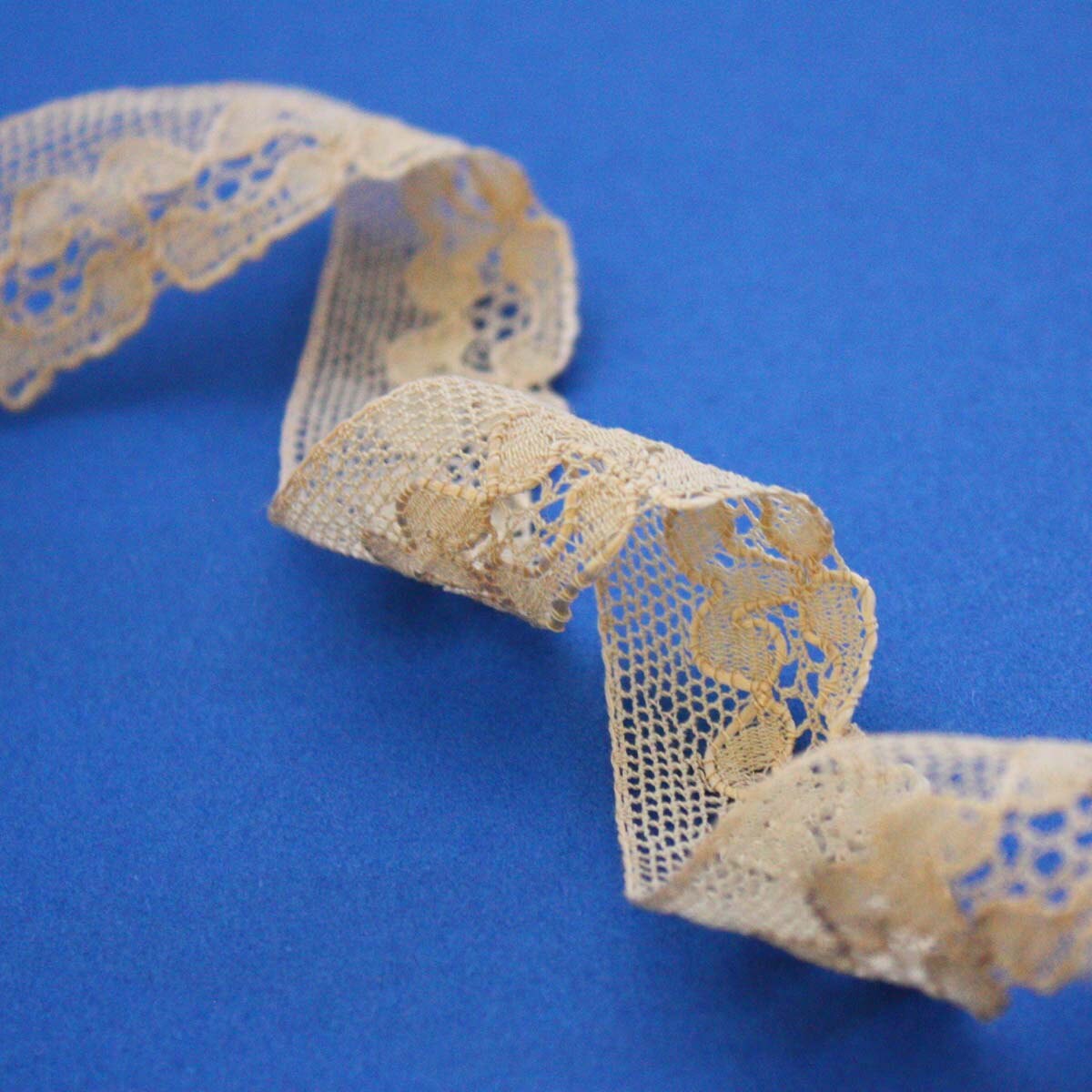 1 Yard of Beige Vintage Floral Lace 3/4 Inch Wide -scalloped Edge - Etsy