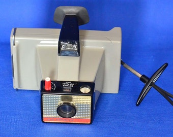 Vintage Polaroid Big Swinger 3000 Land Camera with Wrist Strap - Instant Film Camera - Retro Décor - Vintage Camera - Photography Equipment