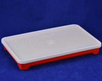 Vintage tupperware 1292 hotdog, spek, vleeswaren, marinadehouder in paprikarood met ondoorzichtig deksel - zomerbarbecue, grillen - retro keuken