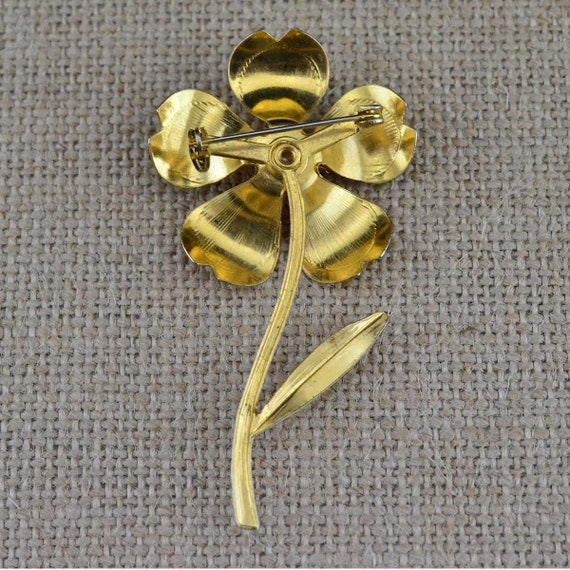 Vintage Gold Tone Flower Brooch or Pin With Faux Pearl