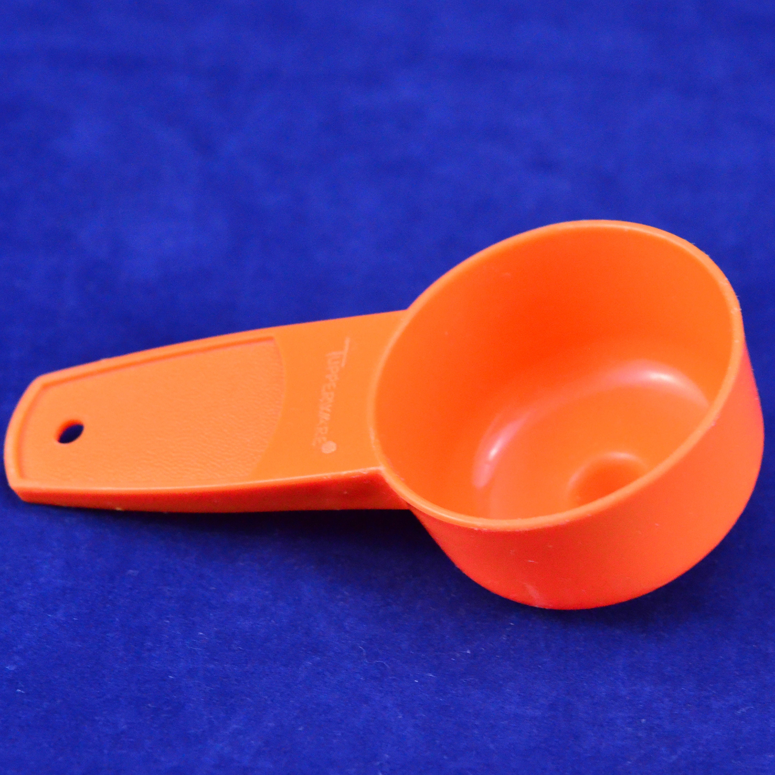 Details about   Tupperware VINTAGE Harvest Orange Utensil Gadget MINI FUNNEL #877 
