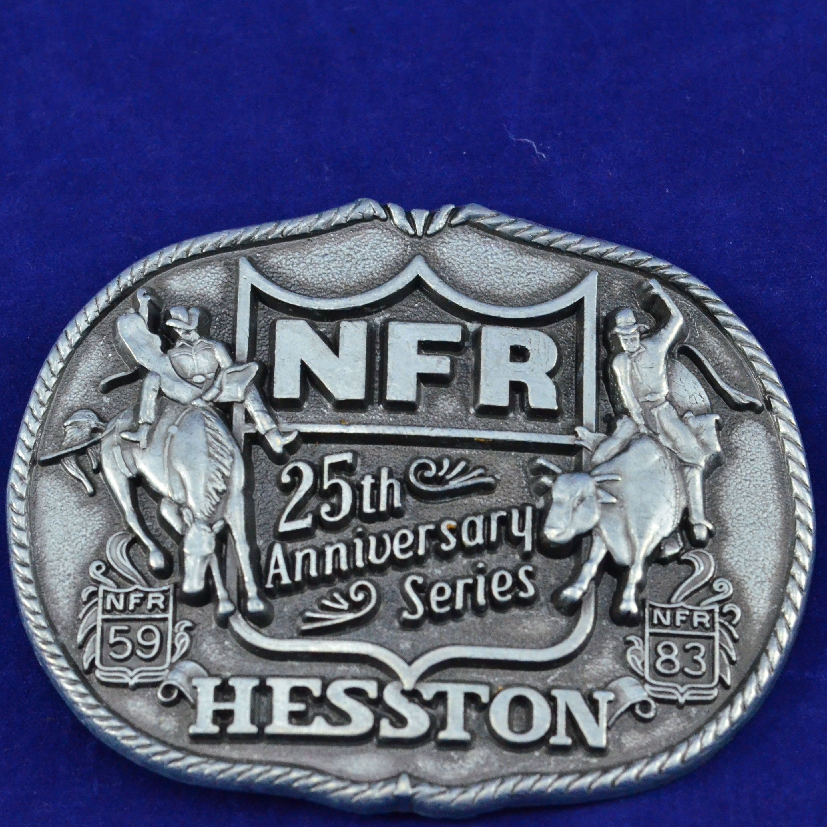 ヘストン 1983 NFR ロデオ 25 周年記念ベルト バックル - ナショナル