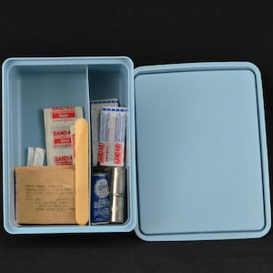 Tupperware Tuppercraft Stow-n-go Divided Container #1579 W