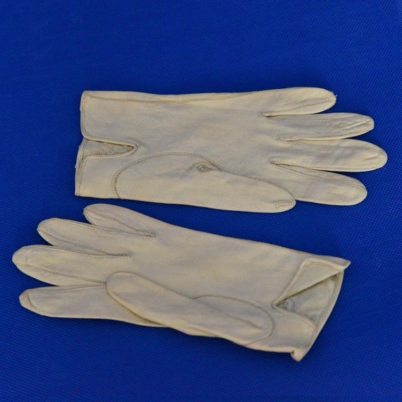 Caresskin by Superb Leather Vintage Gloves in Ivo… - image 5