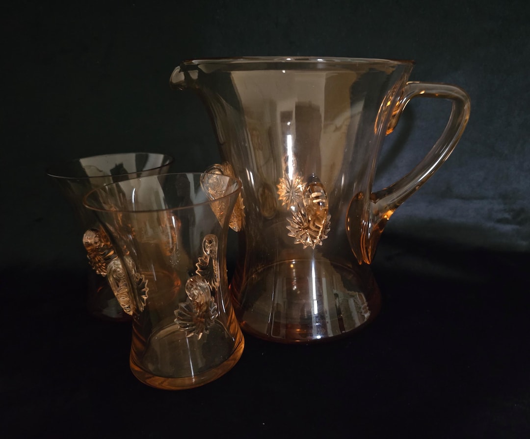 Prunt Art Deco Period Amber Applied Scallop Prunt Water Set Consisting of 2 ...
