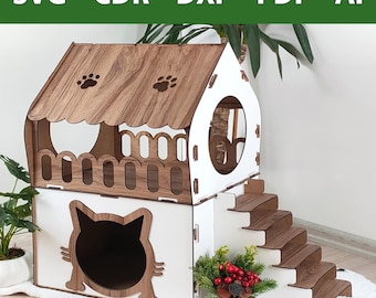 Könnte beinhalten: Ein weißes und braunes Holzkatzenhaus mit einem katzenförmigen Eingang, einem Balkon und einer Treppe. Das Haus hat ein Dach mit Pfotenabdrücken und ein rundes Fenster.