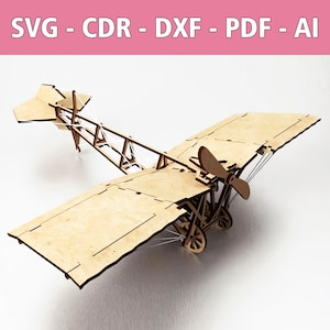 Könnte beinhalten: Ein Holzmodell eines Vintage-Flugzeugs mit Propeller und detailliertem Design. Das Modell ist aus hellbraunem Holz gefertigt und hat einen weißen Hintergrund.